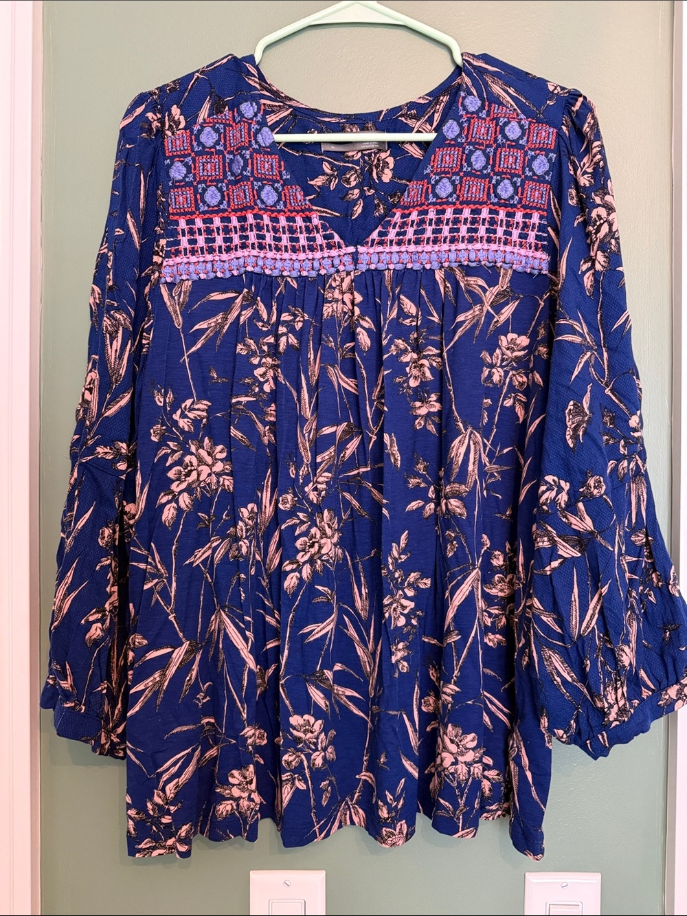 Anthro Women's Blue Floral Embroidered Peasant Top